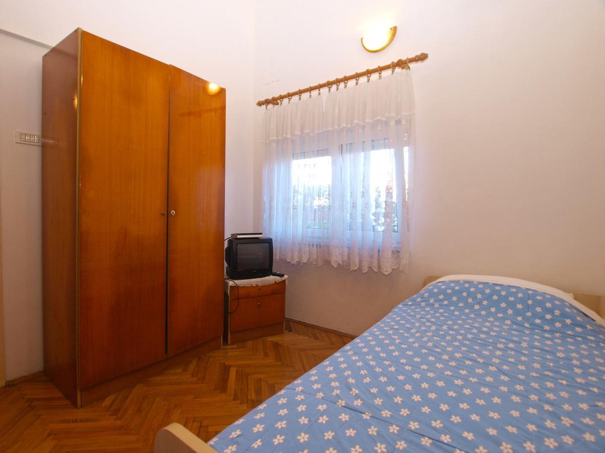 Apartments Mladen 1588 Пула Екстериор снимка