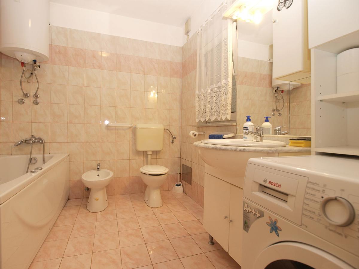 Apartments Mladen 1588 Пула Екстериор снимка