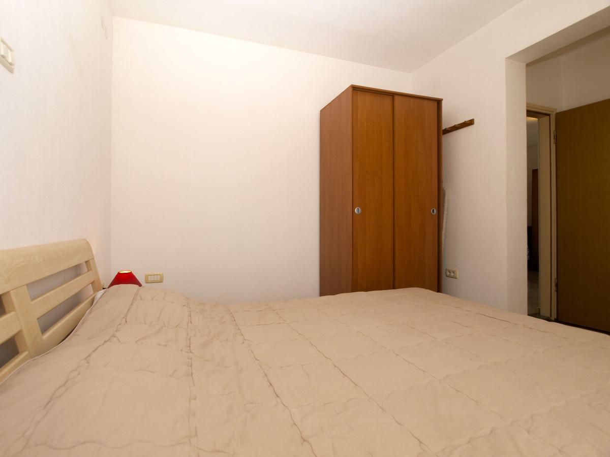 Apartments Mladen 1588 Пула Екстериор снимка