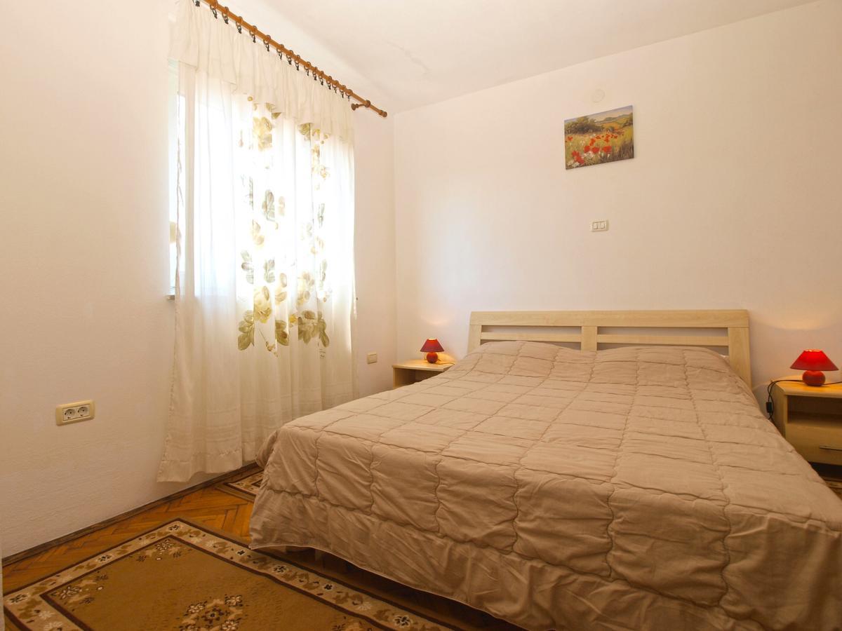 Apartments Mladen 1588 Пула Екстериор снимка